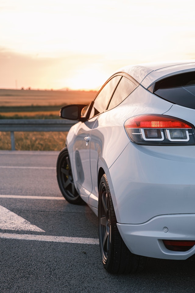 Auto leasen of via een lening financieren: Wat is voordeliger?